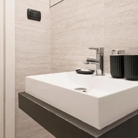 Easylife - - Castaldi 19 - Porta Venezia Appartamento *